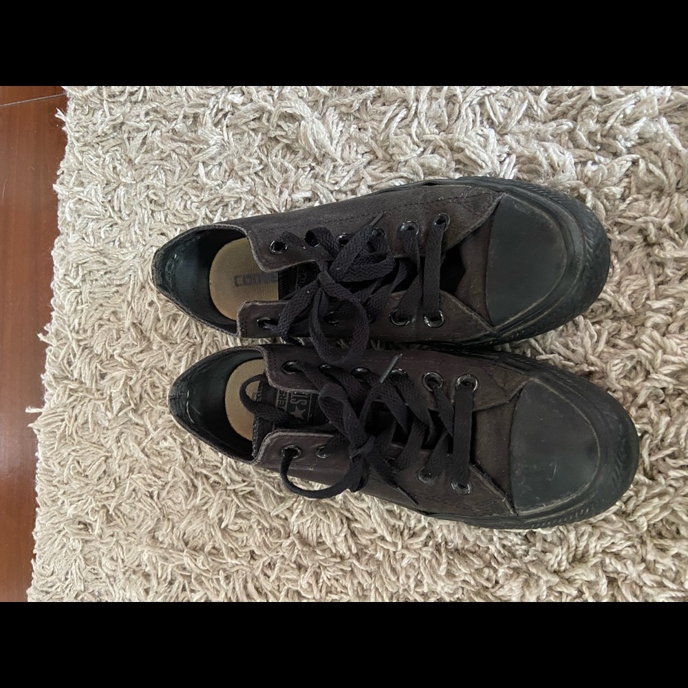 Black Low Top Converse Size 7 Womens